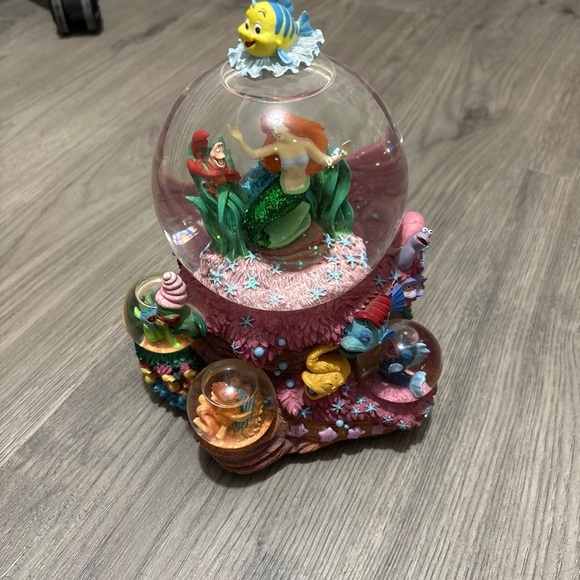 Disney The Little Mermaid Ariel “Under The Sea”Musical Snow Globe. Music Works - Picture 1 of 16
